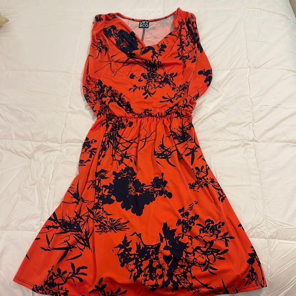 Scoop neck dress